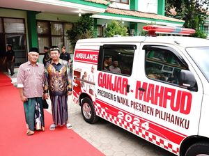 Sahabat Ganjar Jatim Sumbang Ambulans ke Ponpes Nurul Jadid Probolinggo