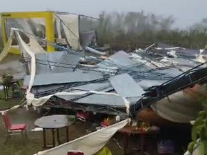 Tenda Festival Desa di Kota Batu Ambruk Diterpa Hujan Deras Angin Kencang