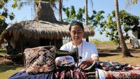 Potret Rambu Intan Sulap Limbah Tenun Sumba Jadi Busana Cantik