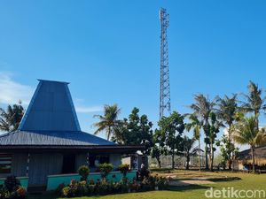 Tuan Tanah di Sumba Timur Hibahkan Lahan Demi Kampungnya Merdeka Sinyal
