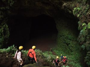 10 Wisata Gua di Indonesia untuk Si Penjelajah, Skuy! 10 Wisata Gua di Indonesia untuk Si Penjelajah, Skuy!