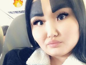 8 Foto Wanita Dulu Viral Punya Alis Terbesar di Dunia, Kini Tampil Normal 8 Foto Wanita Dulu Viral Punya Alis Terbesar di Dunia, Kini Tampil Normal