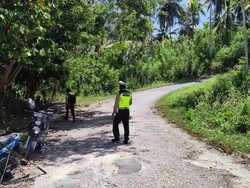 3 Wanita Berboncengan Motor Tabrak Pohon di Banggai, 1 Tewas