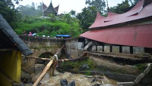 Banjir Menerjang Pariangan Imbas Hujan Lebat di Lereng Gunung Marapi