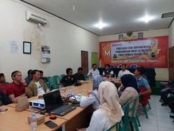 Cegah Hoaks Pemilu, Bawaslu Bojonegoro: Pers Jadi Gerbang Pertama