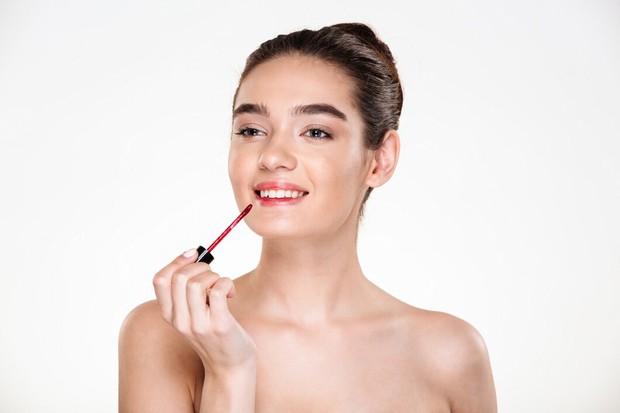7 Cara Mendapatkan Makeup yang Flawless dan Awet Seharian