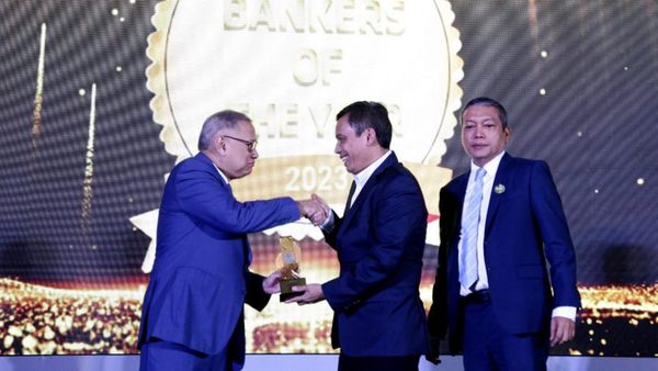 Dirut Bank BTN Sabet Banker of The Year 2023