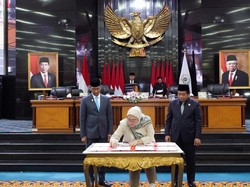 Tok! DPRD DKI Jakarta Sahkan Perda soal Food Station hingga Pajak Daerah