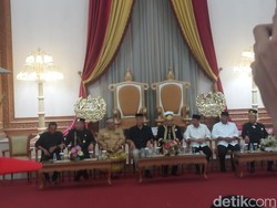 Kunjungi Kesultanan Kutai Kartanegara, Ganjar Ikut Menari Kanjar Ganjur