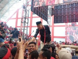 Ganjar di Hadapan Relawan: Kalau Kita Benar lalu Diganggu, Tabrak!