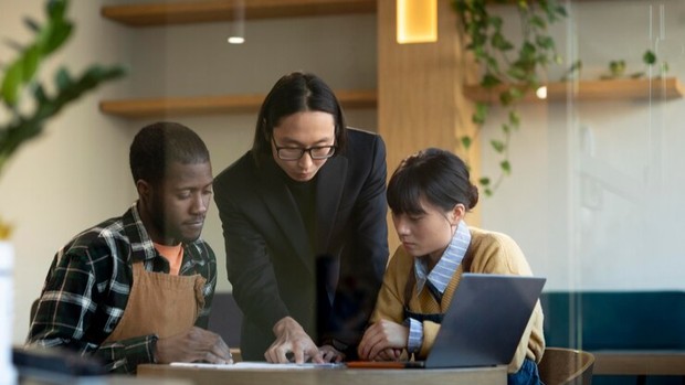 Ilustrasi/Foto: Freepik.com Gen Z merasa lebih dewasa dibandingkan orangtua mereka