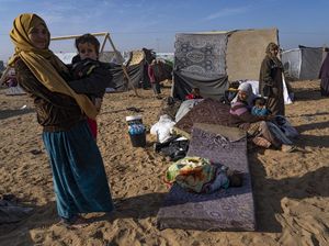 Warga Gaza Diliputi Bayang-bayang Perang Jelang Tahun Baru Warga Gaza Diliputi Bayang-bayang Perang Jelang Tahun Baru