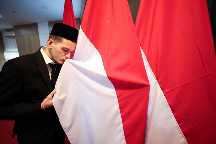 Justin Hubner Justin Hubner telah sah menjadi warga negara Indonesia.