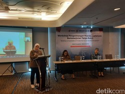 Kemenparekraf Susun Standar Wisata Bebas Asap Rokok di RI