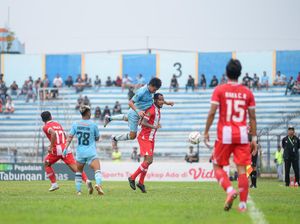 Persela Kena Denda Rp 25 Juta gegara Suporter Nyalakan Bom Asap Persela Kena Denda Rp 25 Juta gegara Suporter Nyalakan Bom Asap