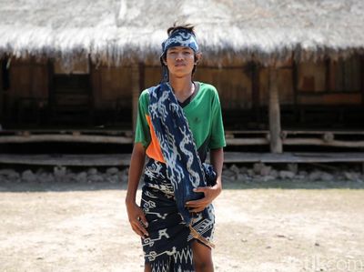 Melawat Budaya Sumba di Kampung Adat Padatita