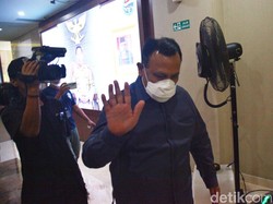 Firli Bahuri Bergegas Tinggalkan Bareskrim Usai Diperiksa di Kasus SYL