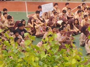 Perwakilan Siswa SMAN 5 Bekasi Buka Suara soal Demo di Sekolah Perwakilan Siswa SMAN 5 Bekasi Buka Suara soal Demo di Sekolah
