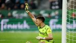 6 Kiper Premier League Paling Hobi Tinju Bola, Termasuk Andre Onana