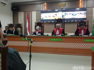 Hakim Tolak Eksepsi Panji Gumilang! Hakim Tolak Eksepsi Panji Gumilang!