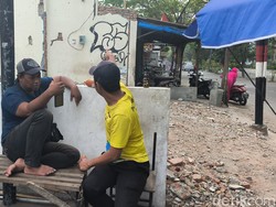 Kata Warga soal Viral Kuntilanak di Minimarket Surabaya: Mungkin Mau Belanja