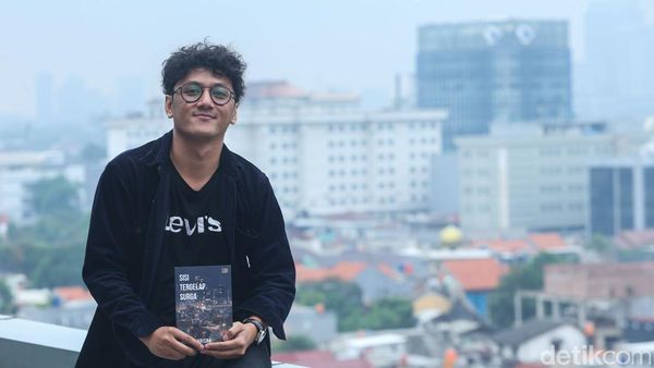 Mengenal Brian Khrisna, Bertualang 25 Tahun di Pinggir Jalan hingga Jadi Penulis