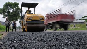 Perbaikan Jalan Jelang Nataru Terus Dikebut
