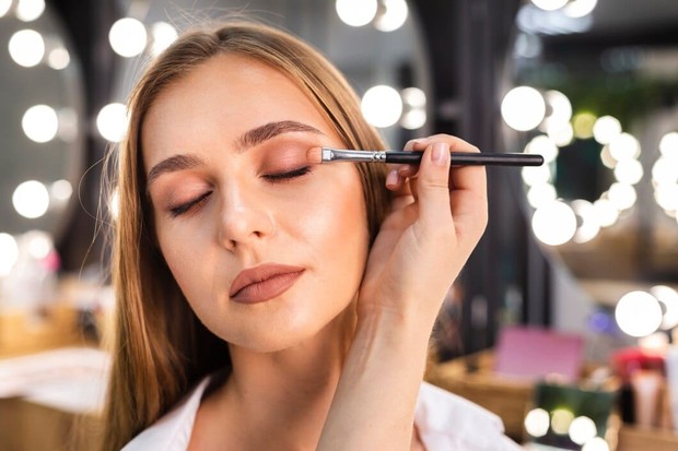 Makeup mata