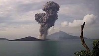 Status Naik Jadi Siaga, Wisatawan Jangan Mendekat ke Gunung Anak Krakatau!