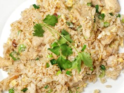 Resep Nasi Goreng Ayam dan Telur yang Gurih Mantap dan Praktis Dibuat
