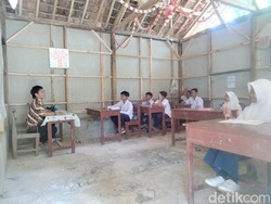 Sekolah Sapu Ijuk di Cianjur Bakal Direnovasi
