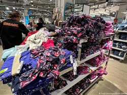 Uni Eropa Resmi Larang Pemusnahan Pakaian yang Tidak Terjual
