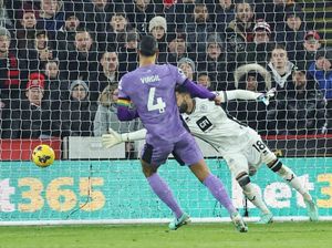 Sheffield Vs Liverpool: Van Dijk Bawa Si Merah Unggul di Babak I