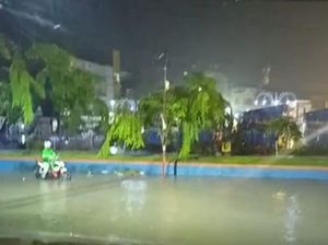 2 Jam Diguyur Hujan Lebat, Kota Sengkang Wajo Terendam Banjir 2 Jam Diguyur Hujan Lebat, Kota Sengkang Wajo Terendam Banjir
