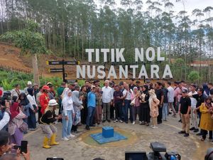 Berkemeja Putih Kunjungi IKN, Ganjar Tegaskan Bakal Lanjutkan