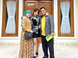 Ayah Fuji Minta Tak Ada Lagi yang Mengadu Domba Anaknya dengan Aaliyah Massaid