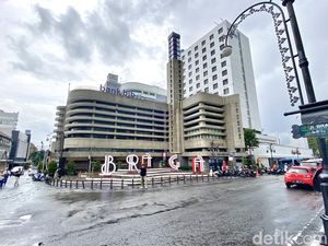 Sejarah Gedung DENIS Karya Albert Aalbers, Kembaran dari Savoy Homann Sejarah Gedung DENIS Karya Albert Aalbers, Kembaran dari Savoy Homann