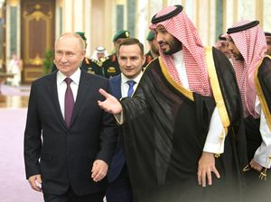 Putin Bertemu MBS di Tengah Anjloknya Harga Minyak Putin Bertemu MBS di Tengah Anjloknya Harga Minyak