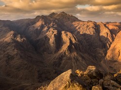Mengenal Gunung Sinai, Lokasi Nabi Musa Terima Wahyu Kini Dijadikan Resor Mewah