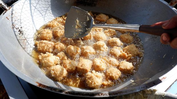 Gorengan is a typical snack from Indonesia. Usually consists of tempeh, tofu, cassava, and bananas. This food is usually sold by street vendors at cheap prices.