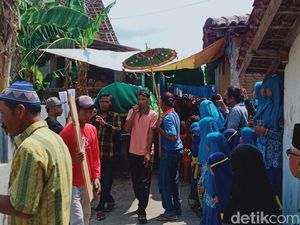 Bocah 8 Tahun Tewas Tersengat Listrik Pengusir Tikus Saat Main di Sawah Bocah 8 Tahun Tewas Tersengat Listrik Pengusir Tikus Saat Main di Sawah