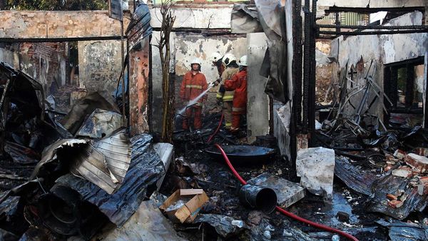Enam Toko Abon dan Barang Antik di Surabaya Hangus Terbakar