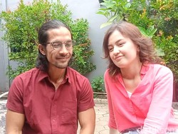 Edward Akbar, Suami Kimberly Ryder Jaga Pandangan-Sentuhan dengan Perempuan
