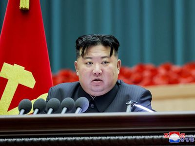 Momen Kim Jong Un Desak Emak-emak Korut Punya Banyak Anak