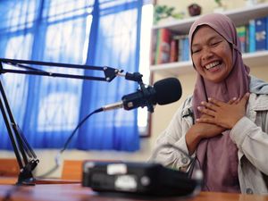 Inovatif, Guru Honorer di Natuna Kenalkan Sejarah-Budaya Lewat Podcast Inovatif, Guru Honorer di Natuna Kenalkan Sejarah-Budaya Lewat Podcast