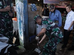 Antisipasi Banjir, Kodam II Sriwijaya-Pemkot Palembang Bersihkan Pasar Sekip Ujung