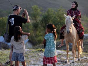 Sumba: dari Pantai Eksotis hingga Kuda Poni