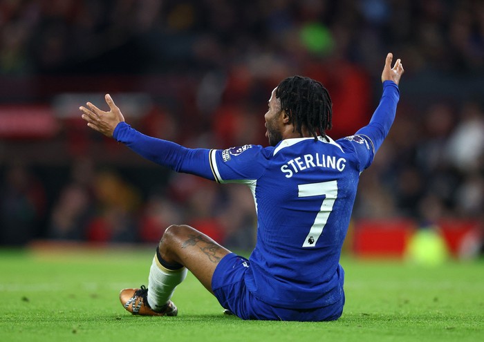 Soccer Football - Premier League - Manchester United v Chelsea - Old Trafford, Manchester, Britain - December 6, 2023 Chelsea's Raheem Sterling reacts REUTERS/Carl Recine NO USE WITH UNAUTHORIZED AUDIO, VIDEO, DATA, FIXTURE LISTS, CLUB/LEAGUE LOGOS OR 'LIVE' SERVICES. ONLINE IN-MATCH USE LIMITED TO 45 IMAGES, NO VIDEO EMULATION. NO USE IN BETTING, GAMES OR SINGLE CLUB/LEAGUE/PLAYER PUBLICATIONS.