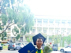 Kisah Putra Papua Raih Sarjana Kedokteran dari UGM
