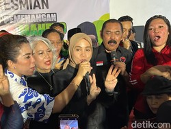 Resmikan Posko Ganjar-Mahfud di Solo, Atikoh Minta Relawan Tak Takut Intimidasi